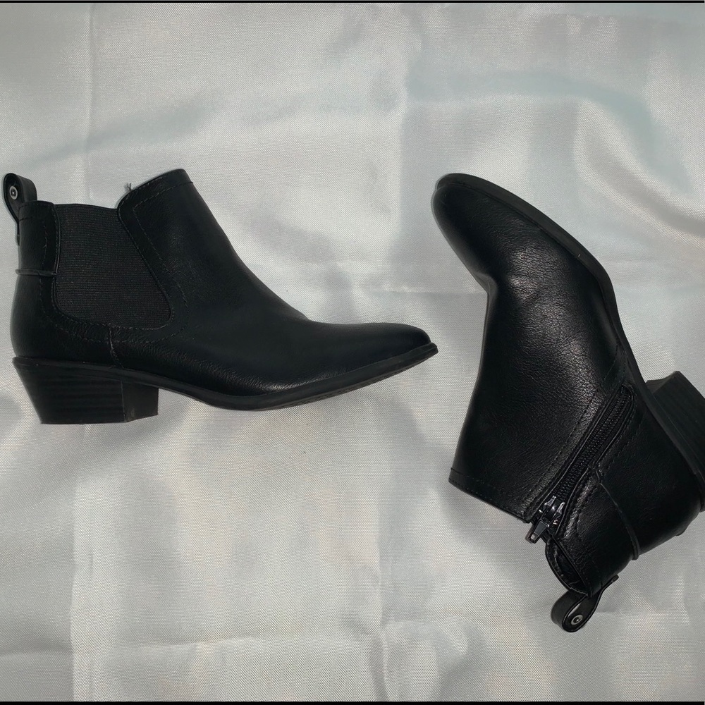 Heel boots:)